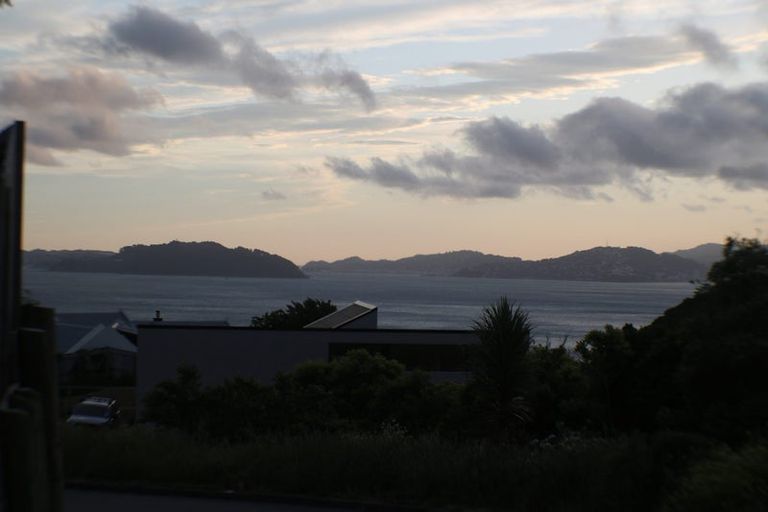 Photo of property in 10 Highfield Place, Korokoro, Lower Hutt, 5012