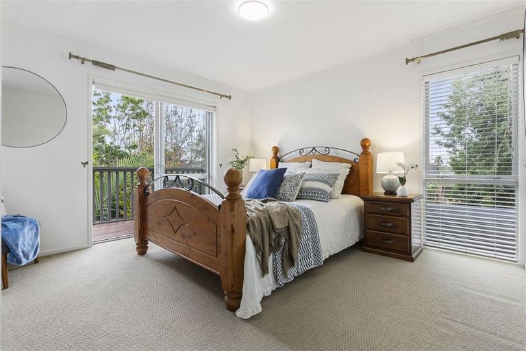 Photo of property in 10 Sanctuary Point, Sunnyhills, Auckland, 2010