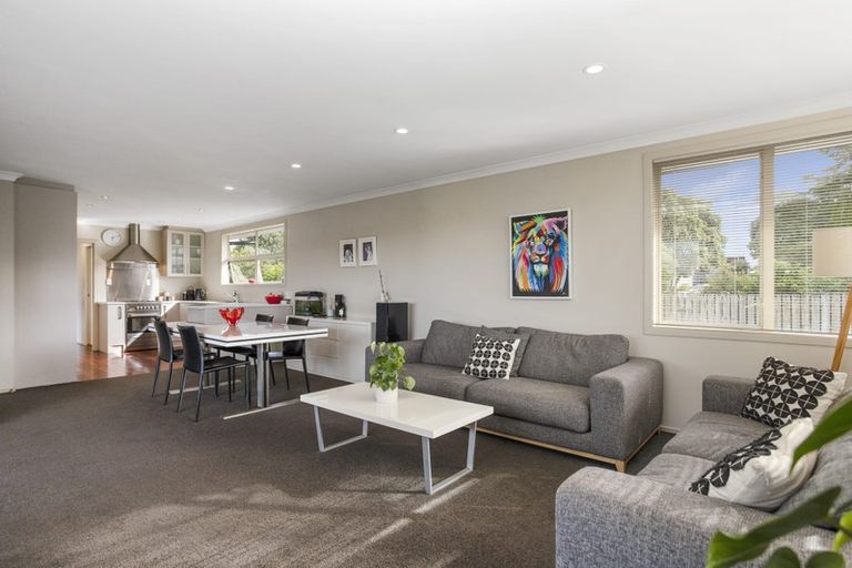 Photo of property in 18 House Avenue, Mangere Bridge, Auckland, 2022