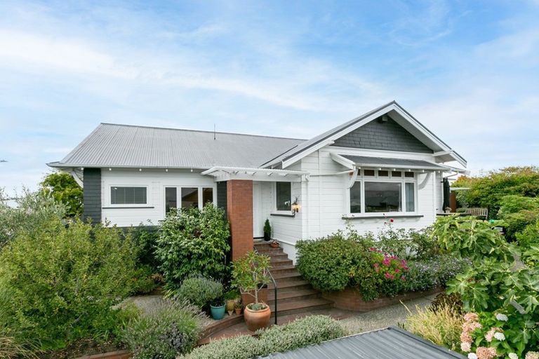 Photo of property in 34 Fitzroy Road, Bluff Hill, Napier, 4110