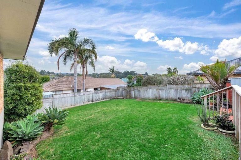 Photo of property in 16 Brittany Drive, Henderson, Auckland, 0612