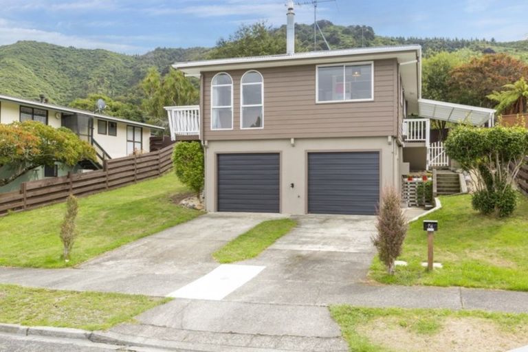 Photo of property in 156 California Drive, Totara Park, Upper Hutt, 5018