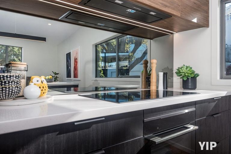 Photo of property in 3 Salmont Place, Kelburn, Wellington, 6012