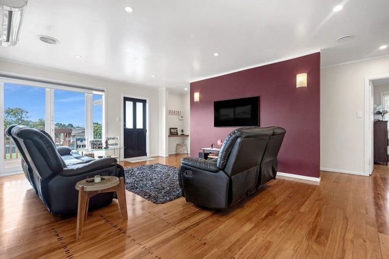 Photo of property in 12 Lane Road, Weymouth, Auckland, 2103