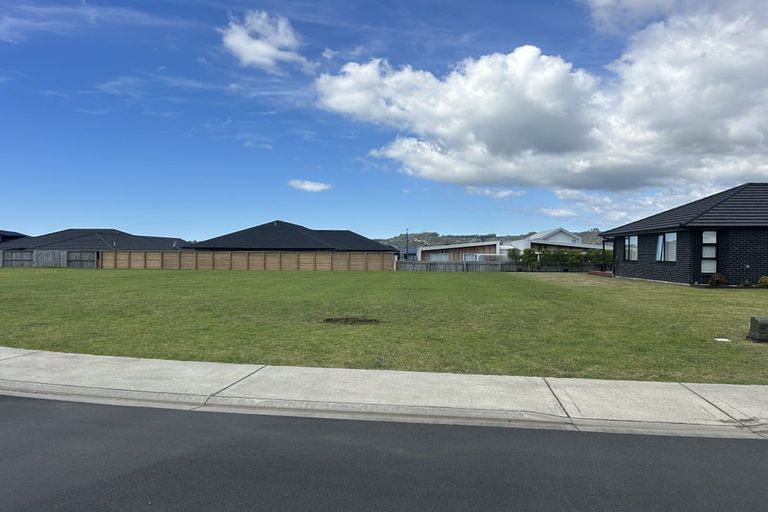 Photo of property in 6 Ronomor Place, Whitianga, 3510