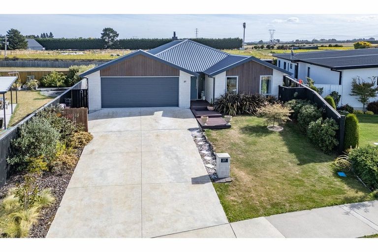 Photo of property in 27 Westpark Boulevard, Rangiora, 7400