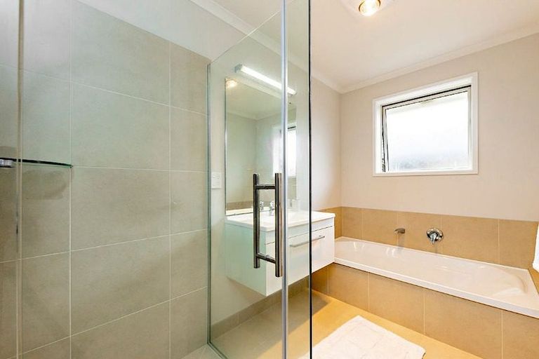 Photo of property in 3 Rohea Place, Opaheke, Papakura, 2113