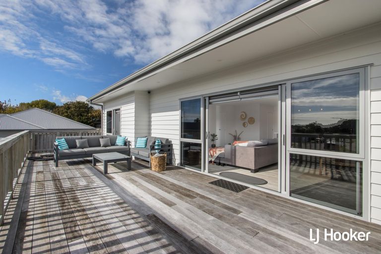 Photo of property in 12 Anatere Rise, Athenree, Katikati, 3177
