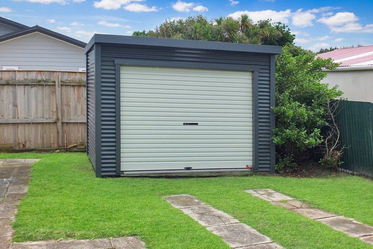 Photo of property in 3 Chrystall Street, Foxton Beach, Foxton, 4815