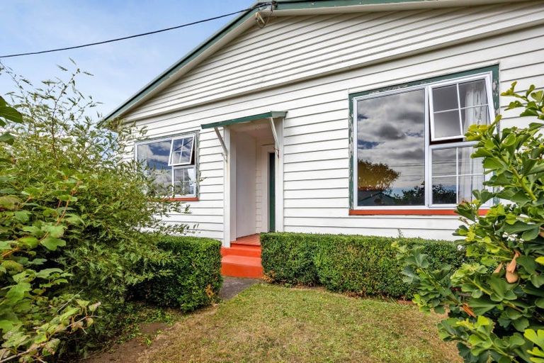Photo of property in 18 Cameron Street, Hawera, 4610