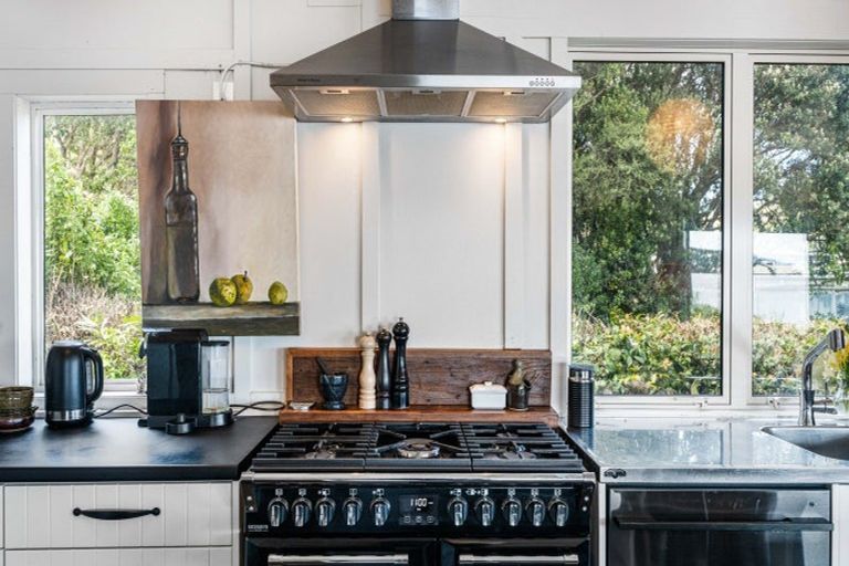 Photo of property in 40 Tuakau Bridge-port Waikato Road, Port Waikato, Tuakau, 2695