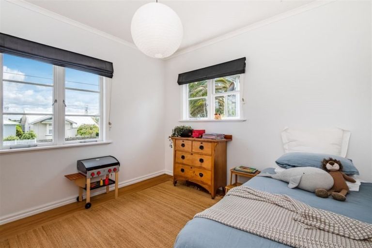 Photo of property in 17 Egremont Street, Belmont, Auckland, 0622