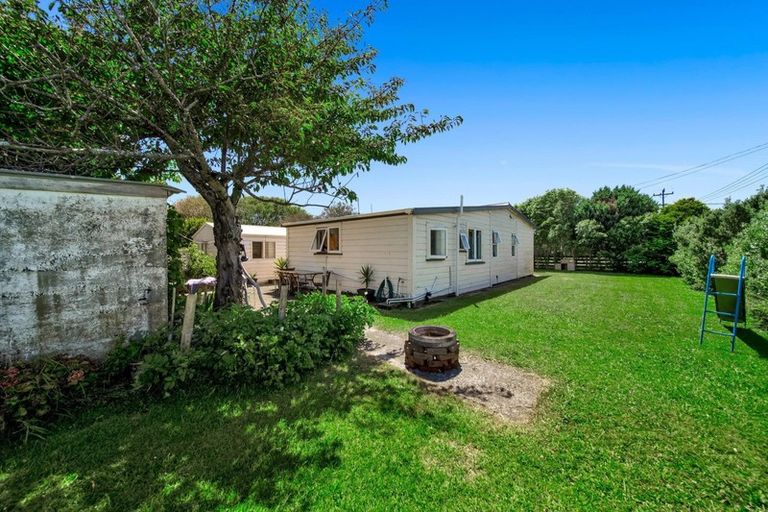 Photo of property in 62 Riemenschneider Street, Manaia, 4612