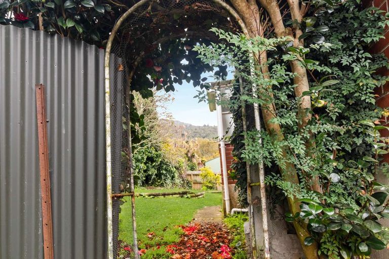 Photo of property in 48 Island View Road, Western Heights, Rotorua, 3015