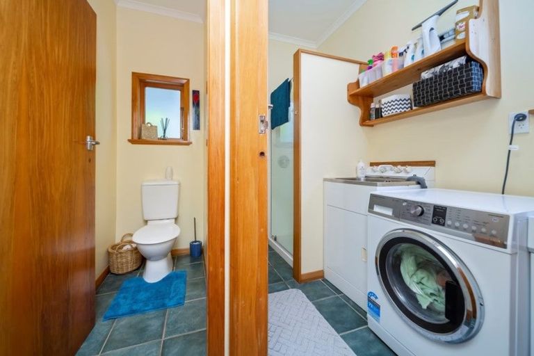 Photo of property in 72 Govett Avenue, Frankleigh Park, New Plymouth, 4310