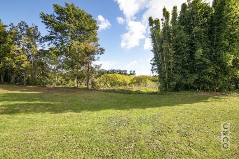 Photo of property in 407a Main Road, Huapai, Kumeu, 0810