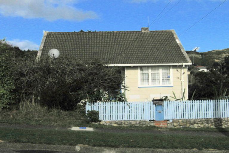 Photo of property in 13 Cumberland Grove, Cannons Creek, Porirua, 5024