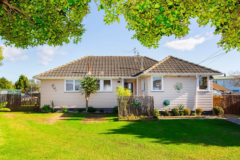 Photo of property in 30 Karaka Street, Elgin, Gisborne, 4010