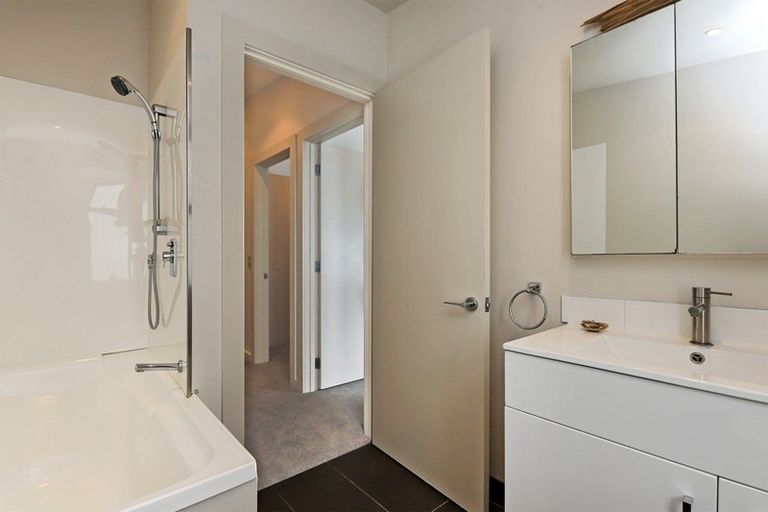 Photo of property in The Terraces, 37/9 Humber Street, Pandora, Napier, 4110