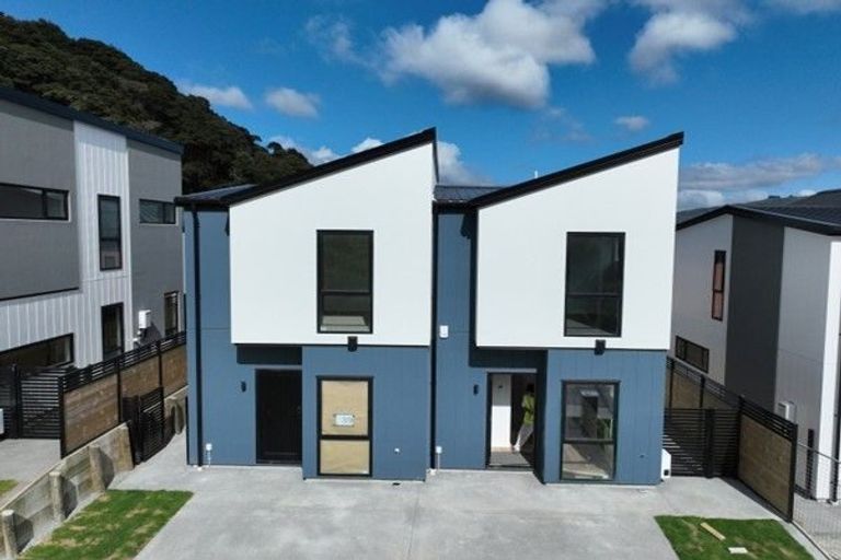 Photo of property in 14 Joseph Bolton Crescent, Wallaceville, Upper Hutt, 5018