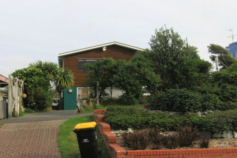 Photo of property in 3 Motuhara Road, Plimmerton, Porirua, 5026