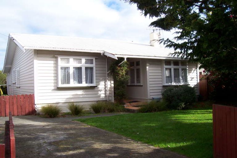 Photo of property in 125 Whites Line East, Waiwhetu, Lower Hutt, 5010