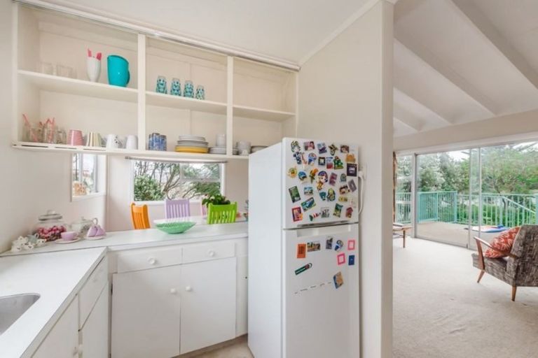 Photo of property in 10 Konini Crescent, Waikanae Beach, Waikanae, 5036