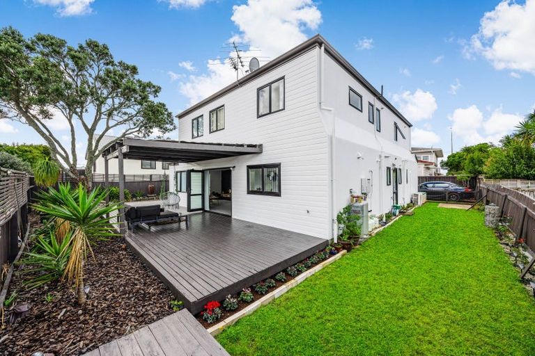 Photo of property in 2/102 Forrest Hill Road, Forrest Hill, Auckland, 0620