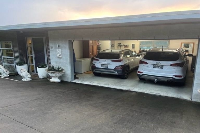 Photo of property in 29 Amelia Crescent, Waikawa, Picton, 7220