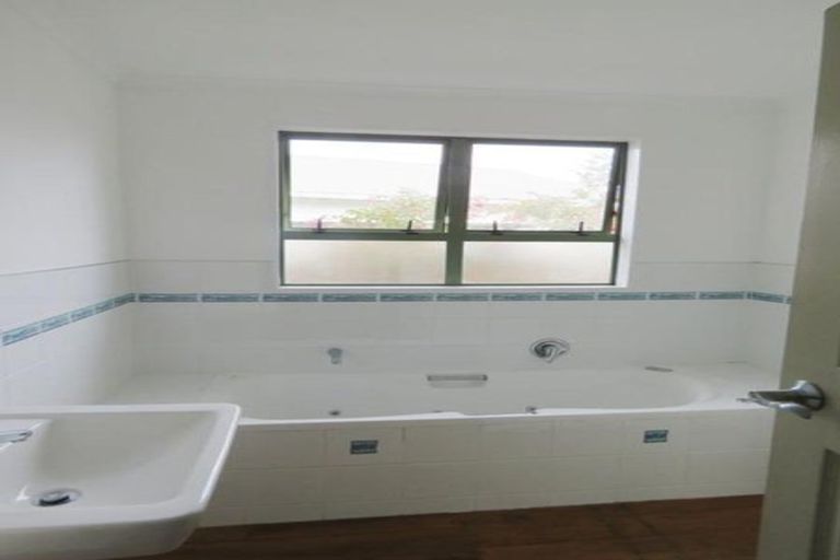 Photo of property in 53 Wallace Place, Westown, New Plymouth, 4310