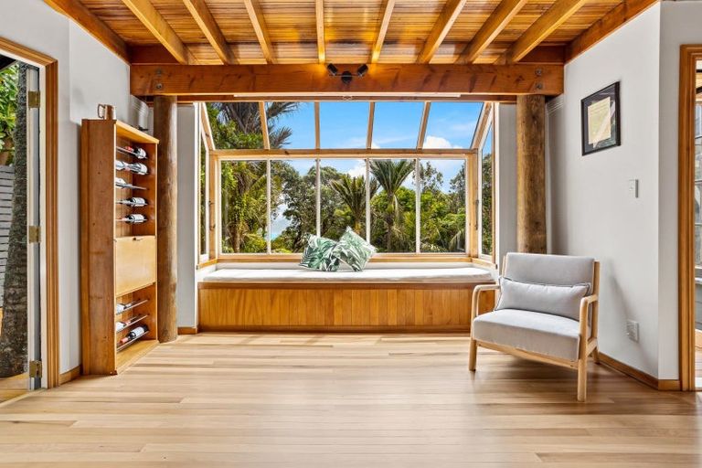 Photo of property in 55 Rayner Road, Piha, New Lynn, 0772