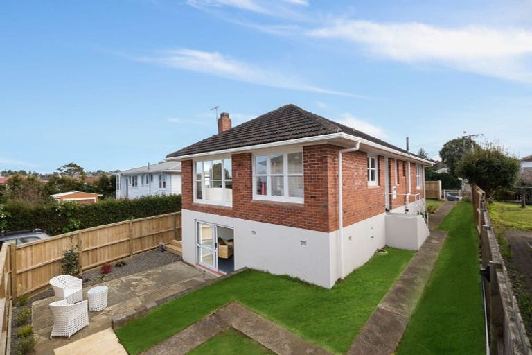 Photo of property in 215 Sunnynook Road, Wairau Valley, Auckland, 0627