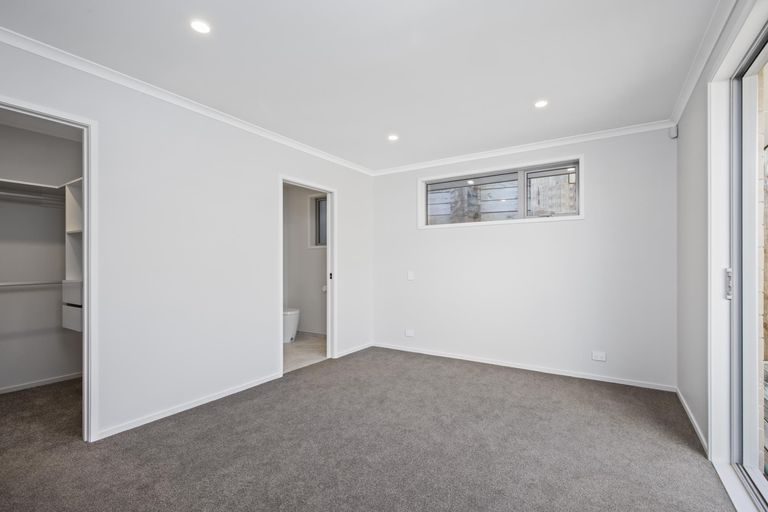 Photo of property in 2 Valley Heights Lane, Pukekohe, 2120