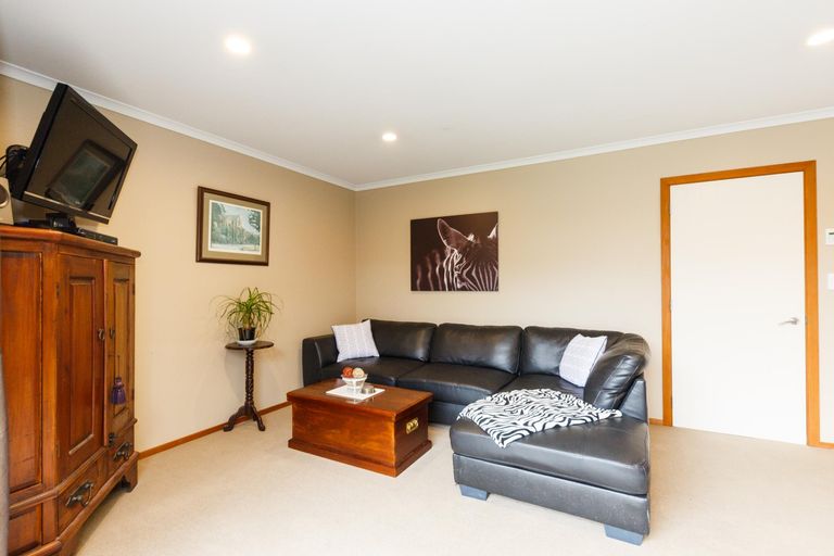 Photo of property in 44 Roberts Line, Kelvin Grove, Palmerston North, 4414