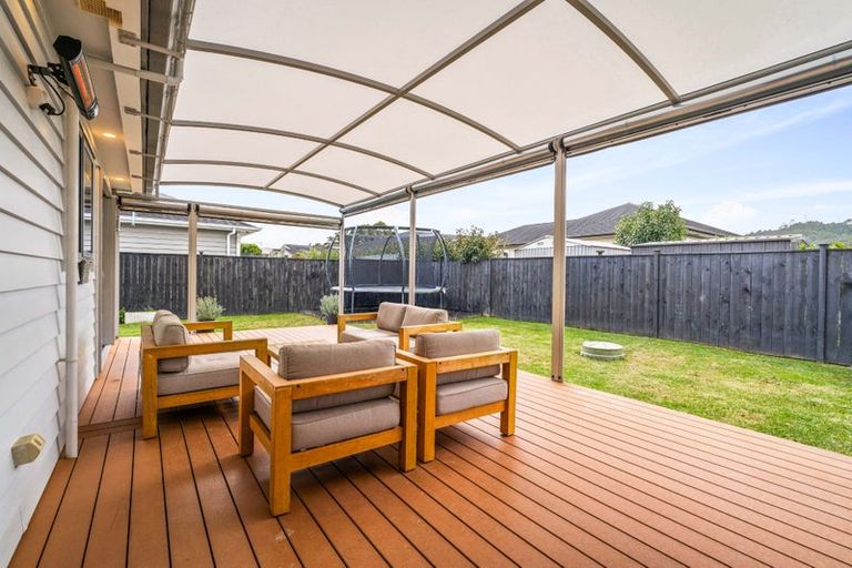 Photo of property in 4 Lewis Younie Road, Kumeu, 0810
