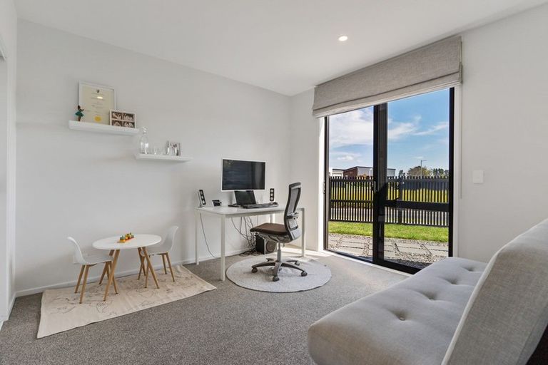 Photo of property in 1 Gallantry Crescent, Papakura, 2110