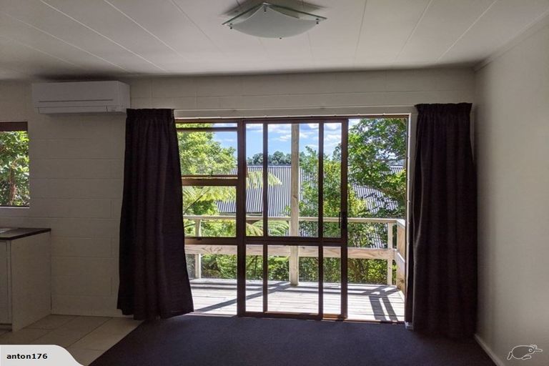 Photo of property in 53 Island Bay Road, Beach Haven, Auckland, 0626