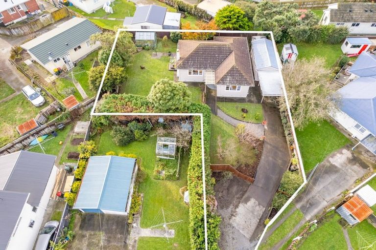 Photo of property in 19 Naenae Road, Naenae, Lower Hutt, 5011