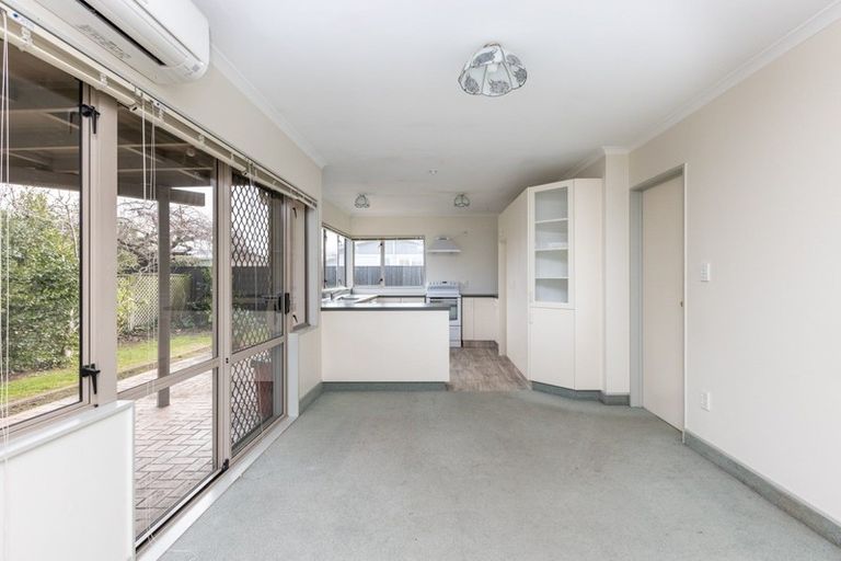 Photo of property in 2/52 Te Aute Road, Havelock North, 4130