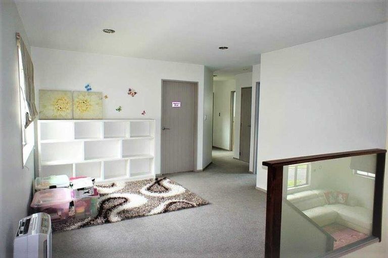 Photo of property in 16 Oak Bark Drive, Schnapper Rock, Auckland, 0632