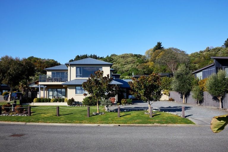 Photo of property in 46 Kotuku Road, South Bay, Kaikoura, 7300