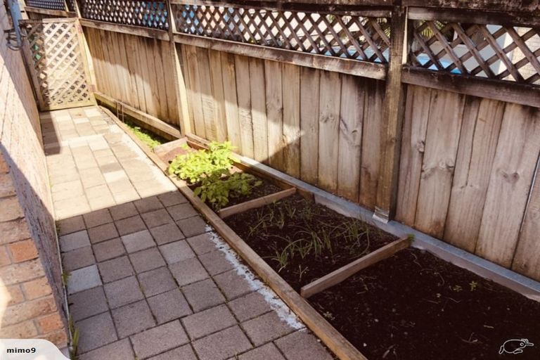 Photo of property in 4/520 Don Buck Road, Westgate, Auckland, 0614