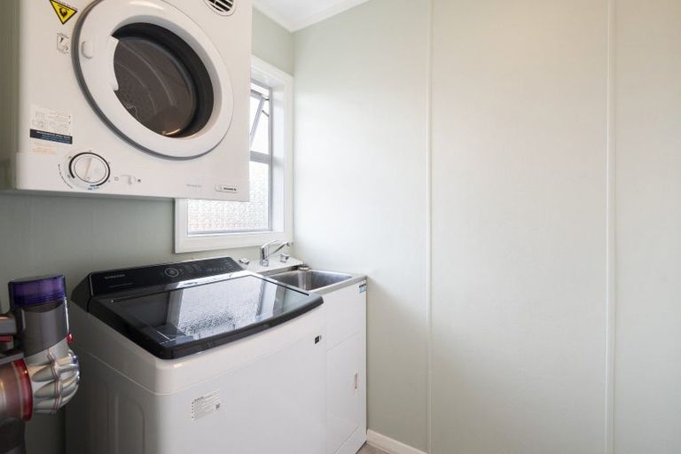 Photo of property in 3 Tingey Place, Awapuni, Palmerston North, 4412