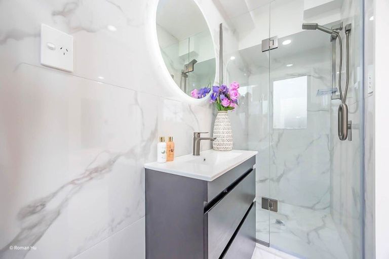 Photo of property in 1b Edwards Avenue, Henderson, Auckland, 0610
