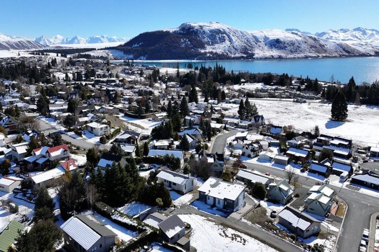 Photo of property in 12 O'neill Place, Lake Tekapo, 7999