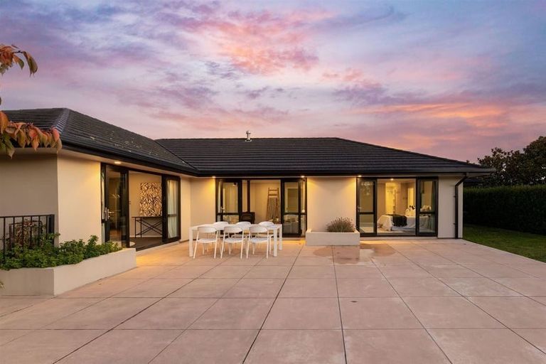 Photo of property in 290 Queen Elizabeth Ii Drive, Mairehau, Christchurch, 8052