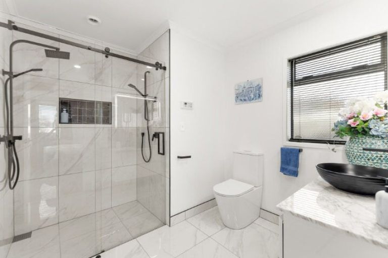 Photo of property in 36 Downing Place, Welcome Bay, Tauranga, 3112