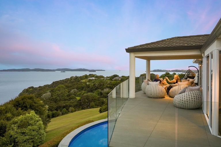 Photo of property in 8 Kotare Place, Sandspit, Warkworth, 0982