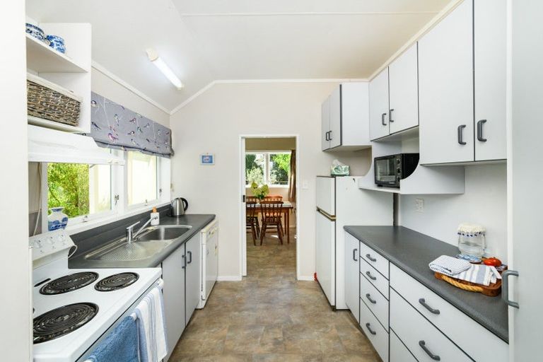 Photo of property in 2 Escort Grove, Awapuni, Palmerston North, 4412