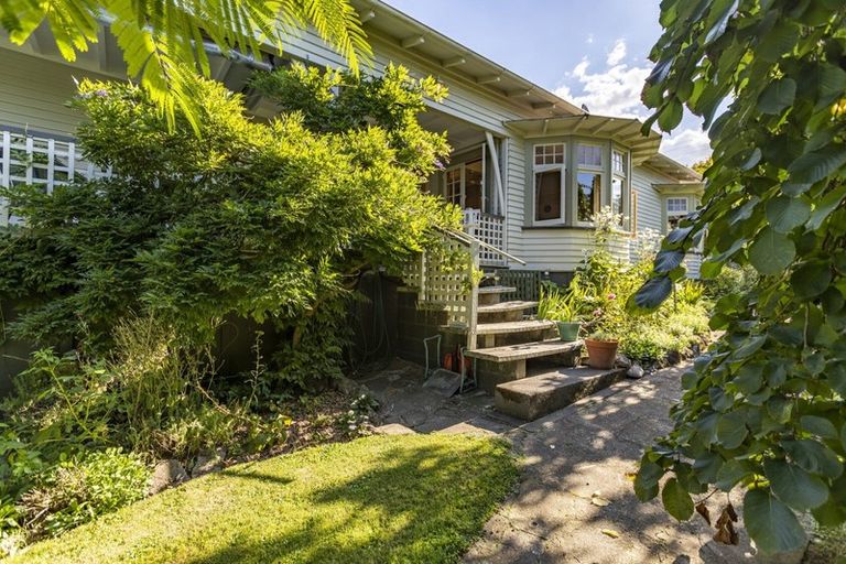 Photo of property in 29 Domain Road, Waipawa, 4210